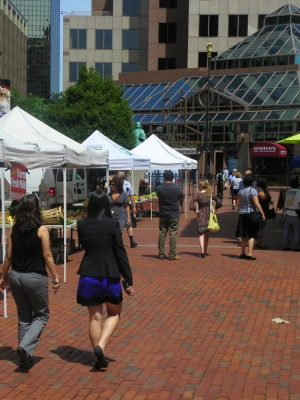 Farmers Market at Connecticut's Old State House
