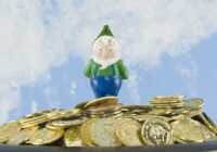 pot of gold with leprechaun